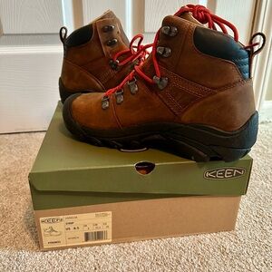 Keen Pyrenees Hiking Boots